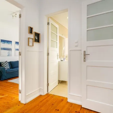 Whome Hideaway Family #3 *